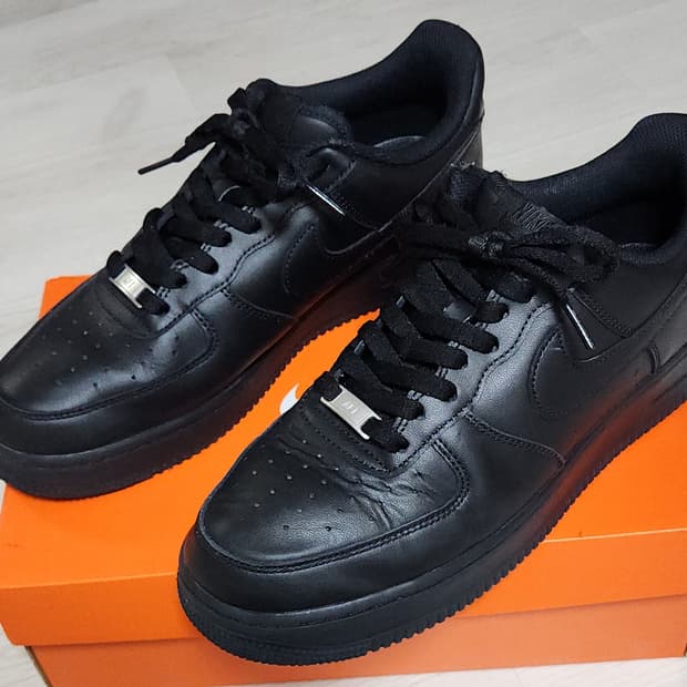 나이키 에어포스1 07 트리플 블랙 올검 