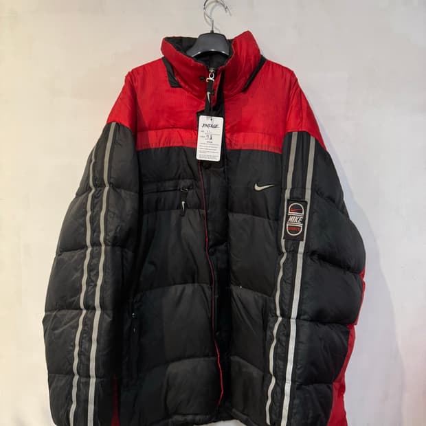 나이키 블랙레드 패딩