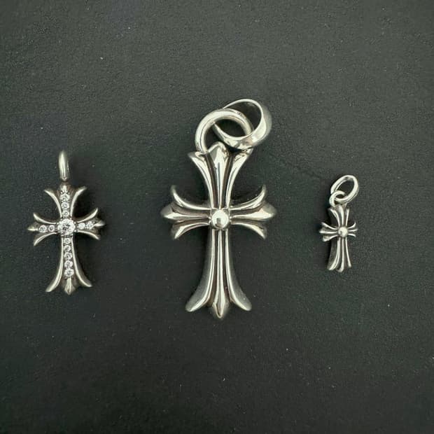 크롬하츠 펜던트 스몰 크로스 위드 베일