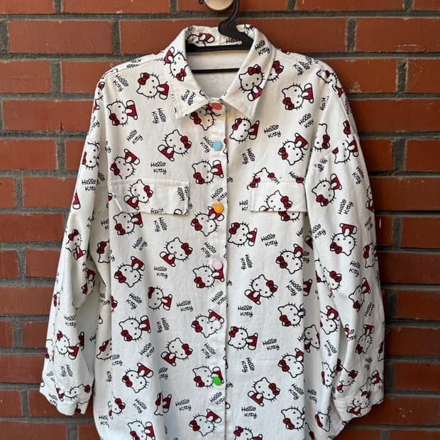 헬로키티 오버핏 자켓