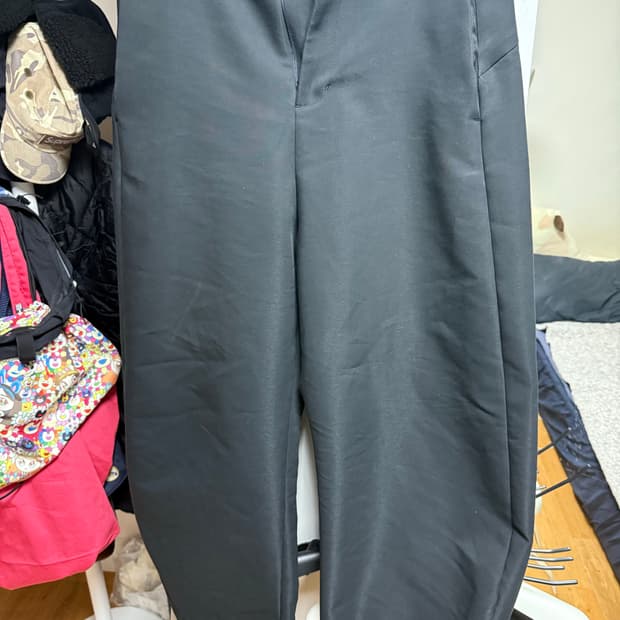 아모멘토 커브드실루엣팬츠 블랙 L
