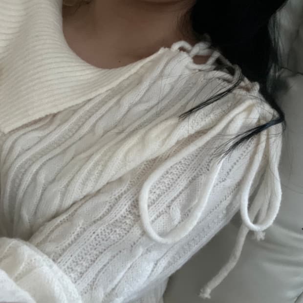 클라우드이모션 원숄더 니트