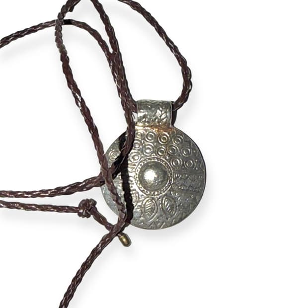 [rrrocnoc] escudo rope necklace