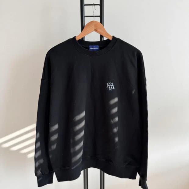 무아무아 여성 블랙 맨투맨 F사이즈