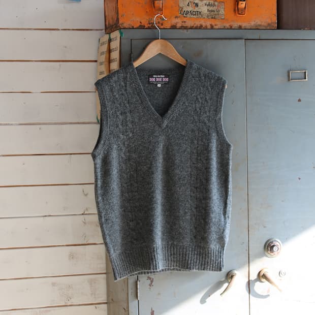 (착용컷) FIONA MACPHAIL 울 니트 베스트 (남성용 100)