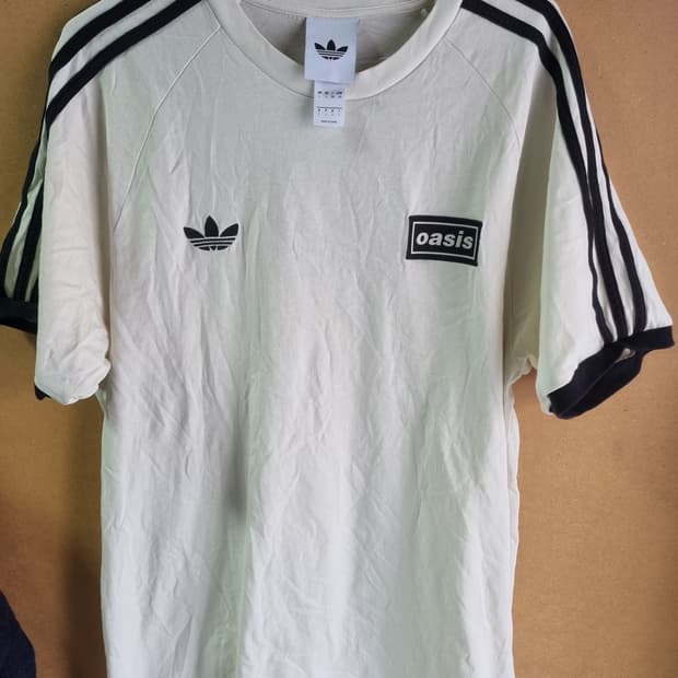 아디다스 오아시스 반팔 티셔츠 