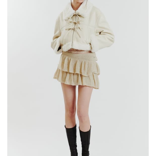 페인오어플레져 루시 무스탕