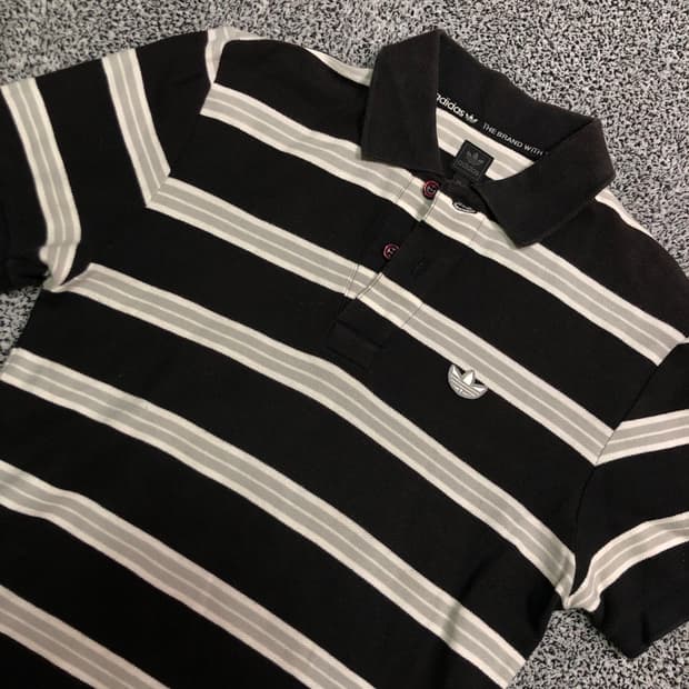 아디다스 오리지널스 스트라이프 카라티