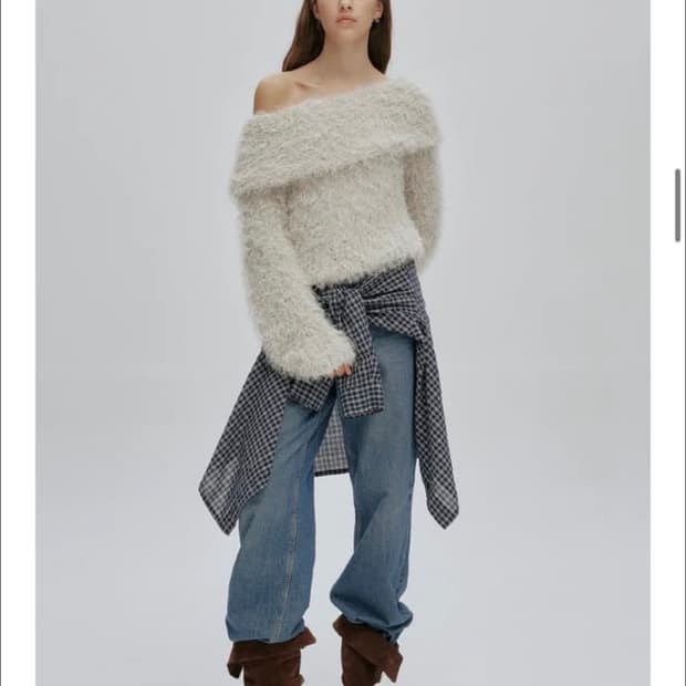 애프터아워즈 소프트 헤어리 원 숄더 니트 