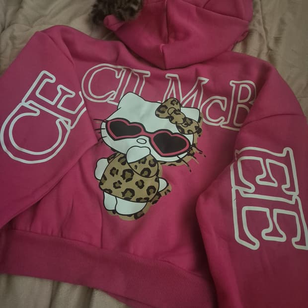 새상품) 세실맥비 아바일 헬로키티 호피 퍼 후드집업 갸루 대대장