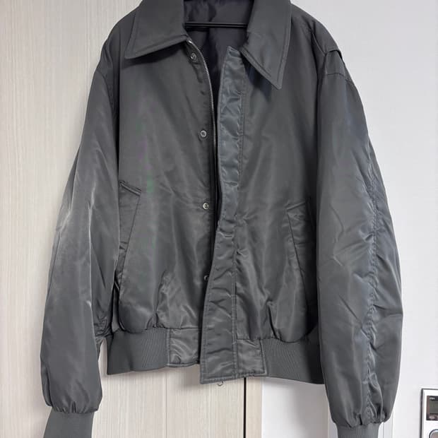 100 TNGT 카라 항공점퍼 블루종