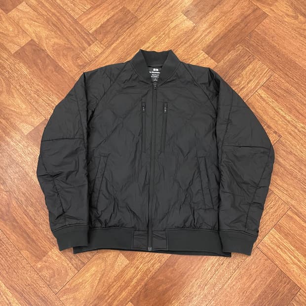 유니클로 화이트마운티니어링 하이브리드 다운 자켓