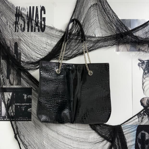 Punk mood chain leather bag