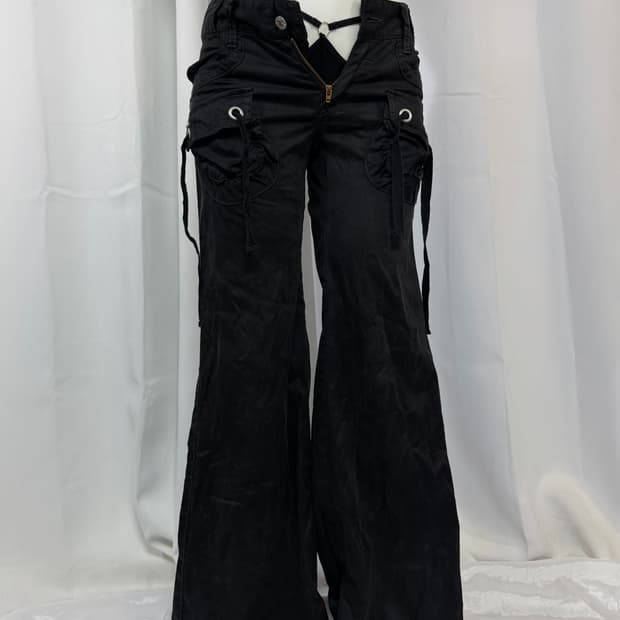 black detail pants