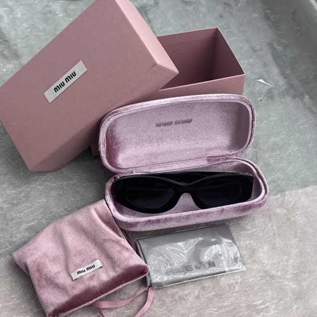 미우미우 글림스 선글라스 블랙