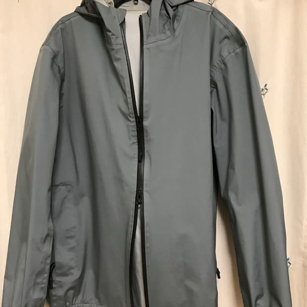 마가렛호웰 바람막이