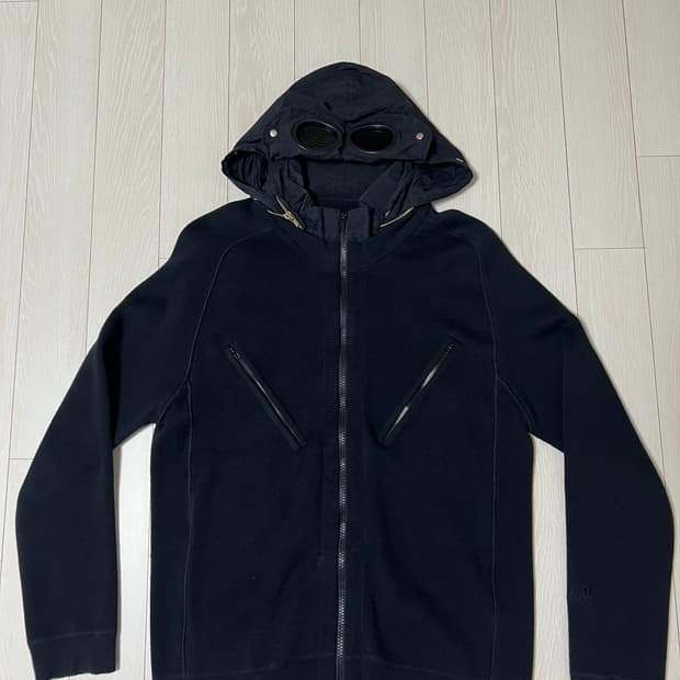 CP컴퍼니 고글 후드집업니트 자켓  점퍼 L 100