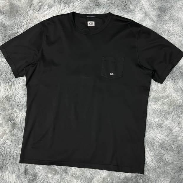 cp컴퍼니 포켓 블랙 반팔티 XL