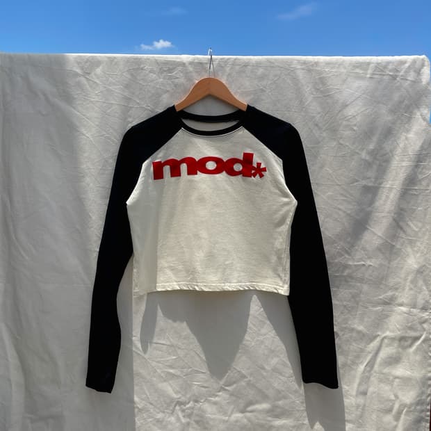 mod 크롭 래글런 롱슬리브