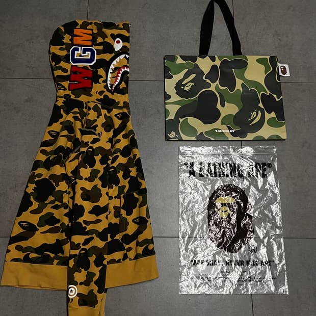 새상품급) 베이프 황계 샤크 후드집업