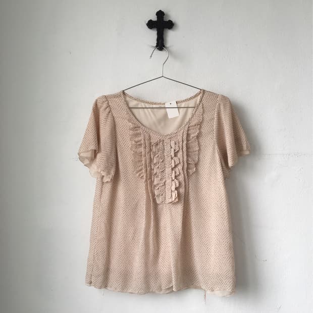 Dot pattern frill blouse