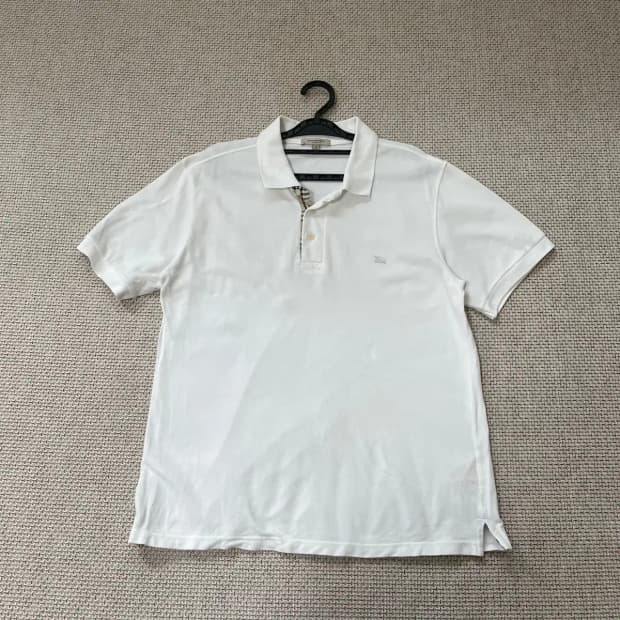 L 버버리 화이트 반팔 카라티 N.7856