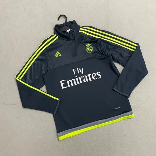 M 아디다스 레알마드리드 트레이닝탑 상의 B.4399