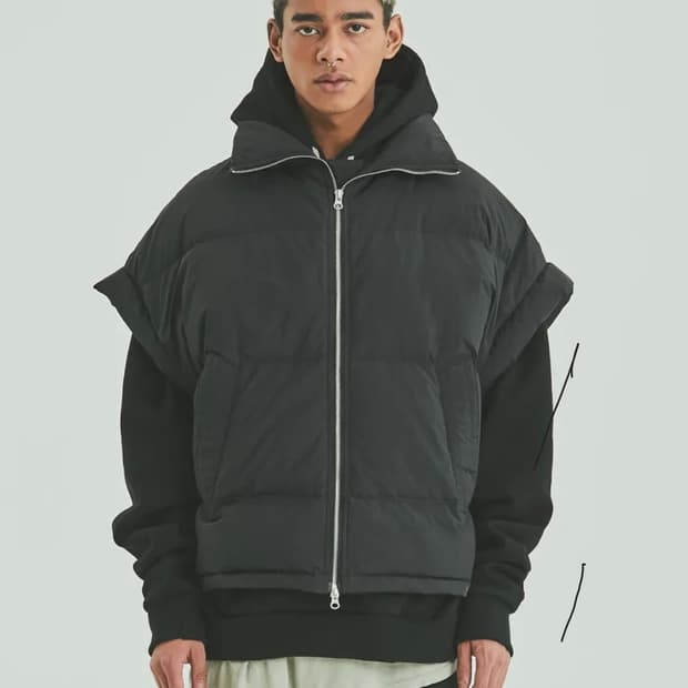 어텐션로우 블랙 패딩 베스트