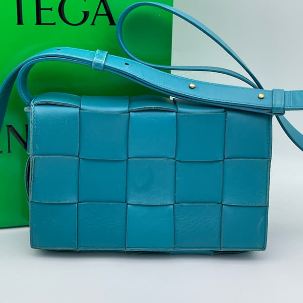 [ 정품 ] 보테가베네타 램스킨 카세트백 크로스백 블루그린