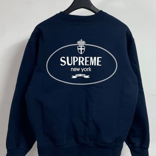  24FW 슈프림 크레스트 크루넥 네이비 맨투맨(on.396)  