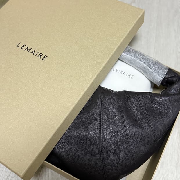 새상품 르메르 포춘크루아상 라지 그레인레더 다크초코