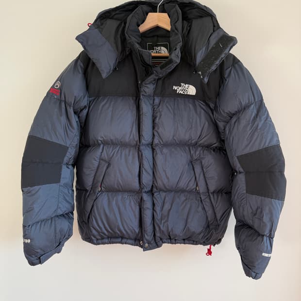 노스페이스(THE NORTH FACE) 써밋 구스다운 패딩(부분 움 현상