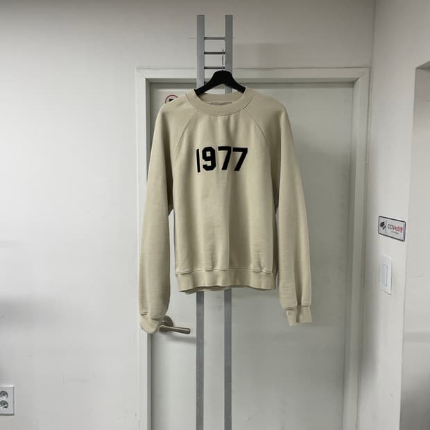 피어오브갓 에센셜 1977 맨투맨 S