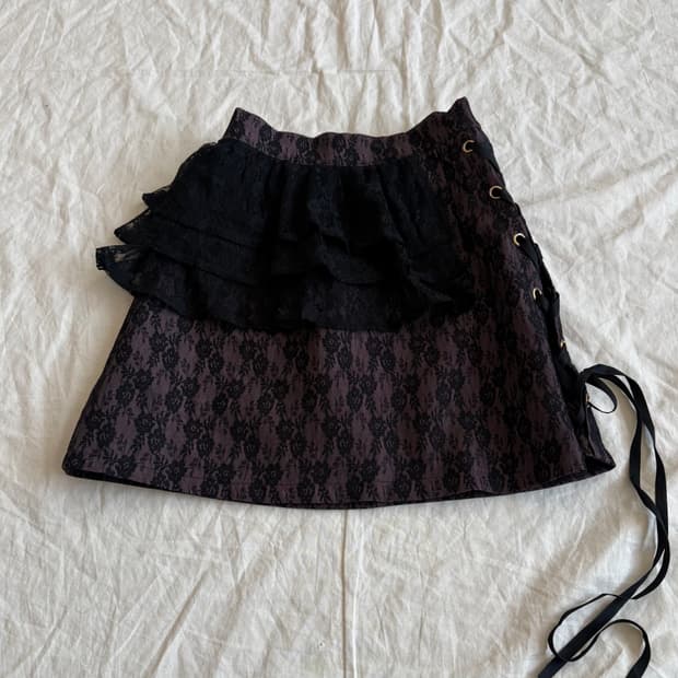 로지타 고스로리 지뢰계 고딕 오리엔탈 미니스커트