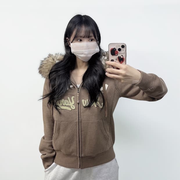 스파오 어센틱 아치 로고 울프죠 후드집업 브라운