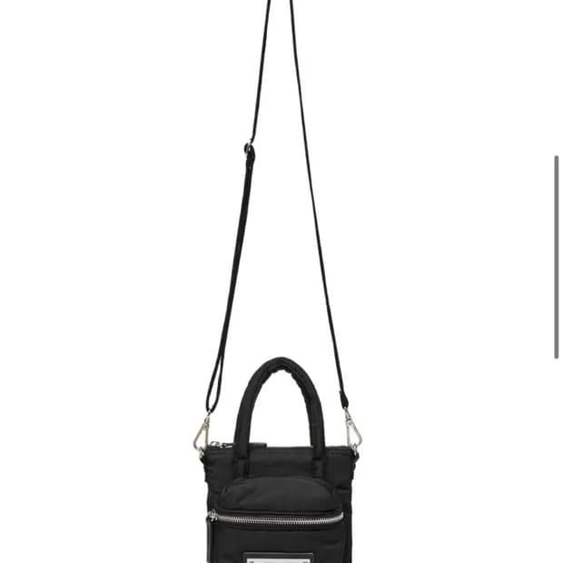 (새제품) 마뗑킴 - 패디드 나일론 빅포켓 미니백 블랙