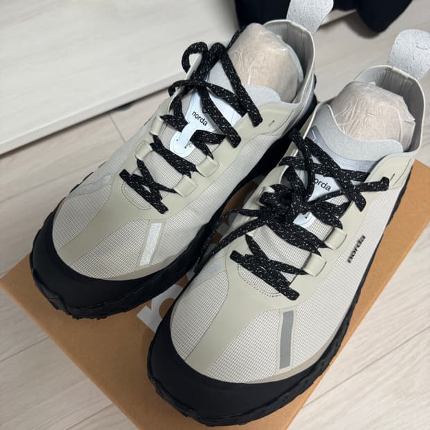 노다 001 신더 us10.5 285사이즈 (새상품) 판매