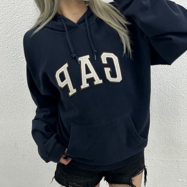 갭 패치로고 네이비 후드 M