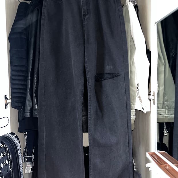 블랙 코튼 와이드 무파진 트임 팬츠