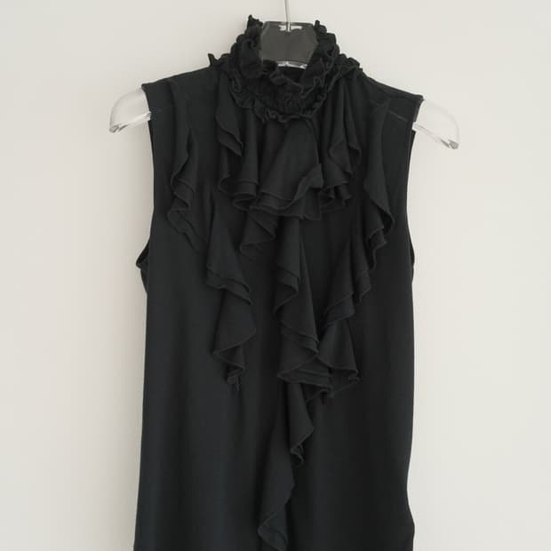 Cascade high neck