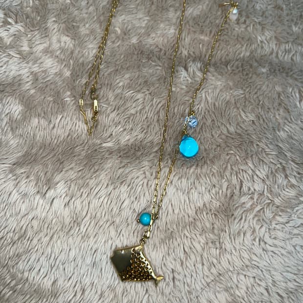 골드 챰 물고기 목걸이 