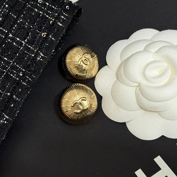 샤넬 홀리데이 참(2개)