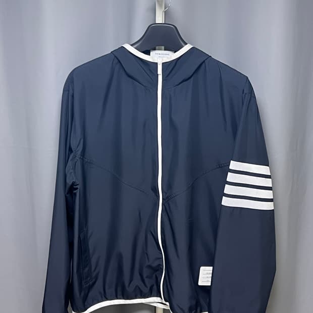 [정품] 신형, 새상품급 / 3 톰브라운 립스탑 바람막이