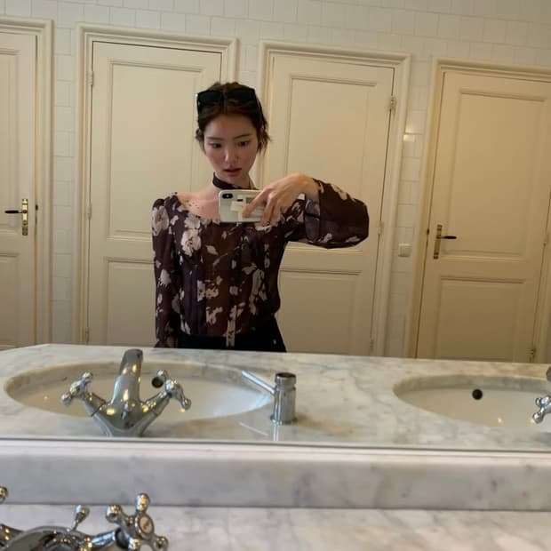 Lea 르에 AMELIA PINTUCK BLOUSE 핀턱 블라우스