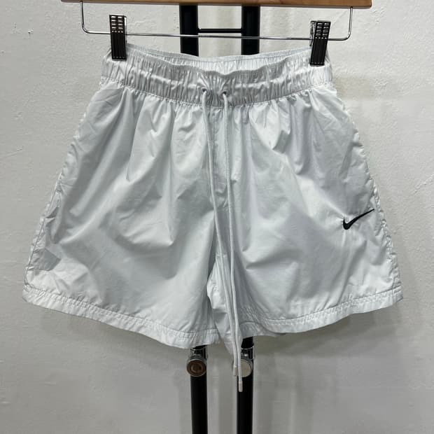 정품) 나이키 여성 나일론 반바지 XS