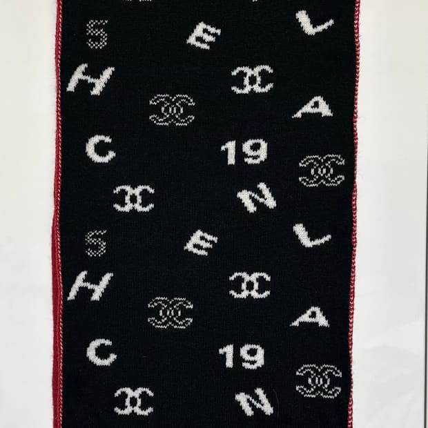 샤넬 블랙 로고 패턴 캐시미어제니머플러