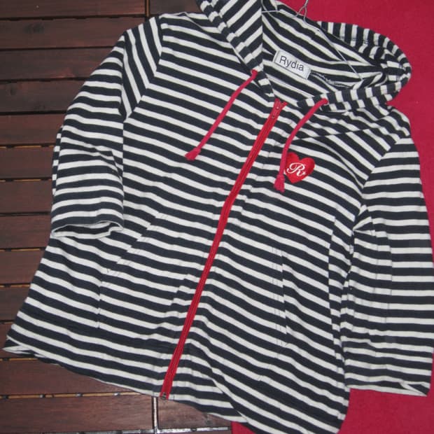 vintage stripe heart patch hood zipup