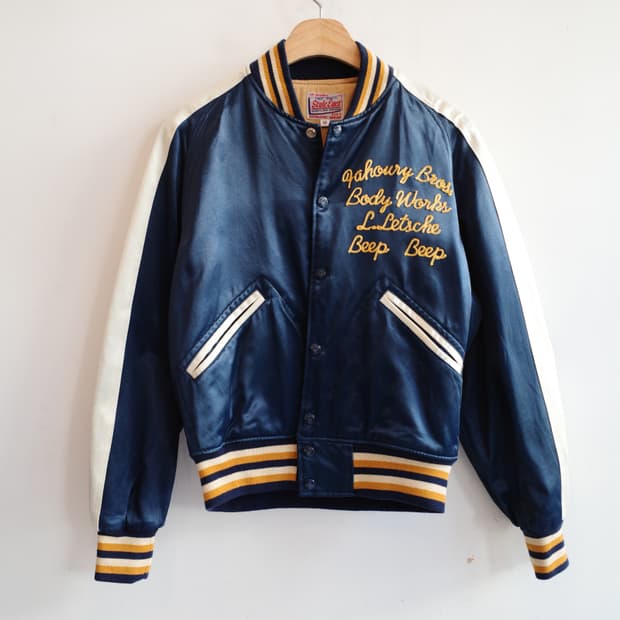 STYLE EYES by 슈가케인 체인자수 사틴점퍼