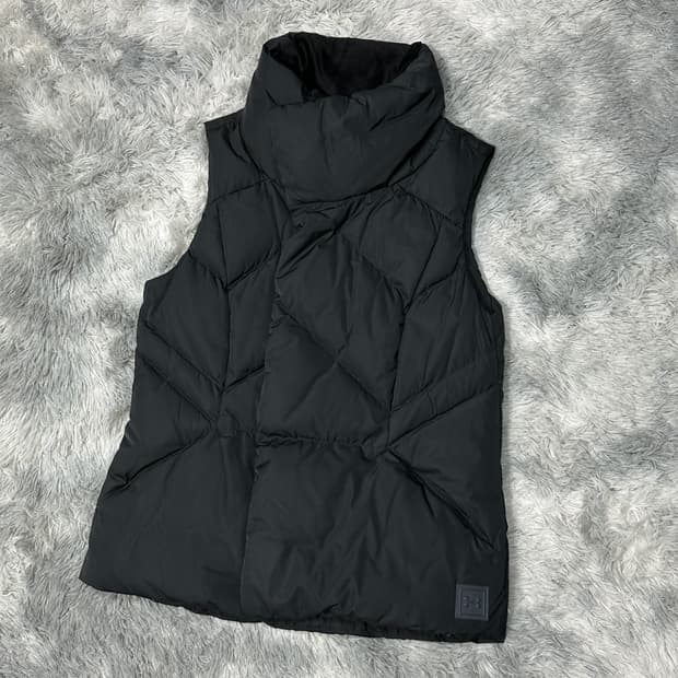 언더아머 덕다운 패딩조끼 L