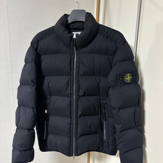 스톤아일랜드 심리스 터널 패딩 L사이즈